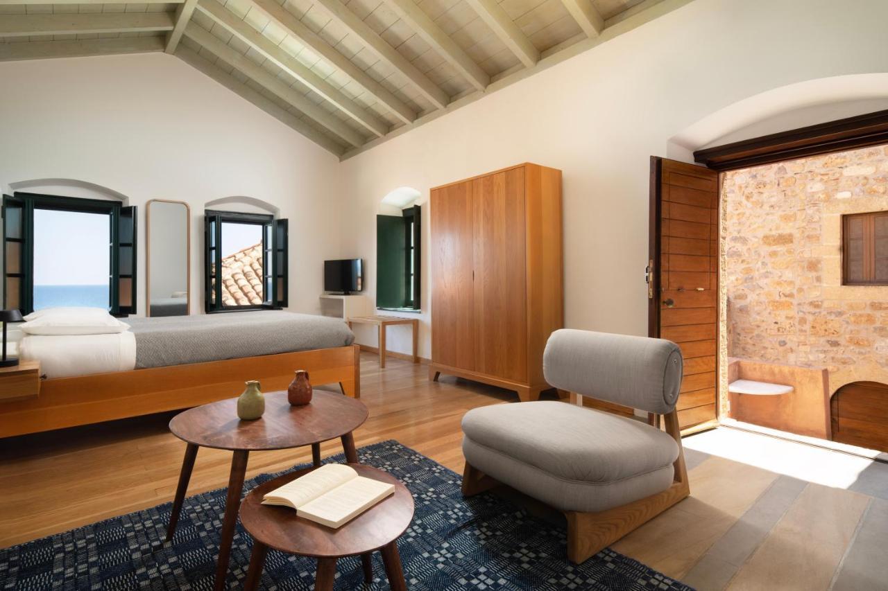 Kalnterimi Guesthouses 모넴바시아 외부 사진