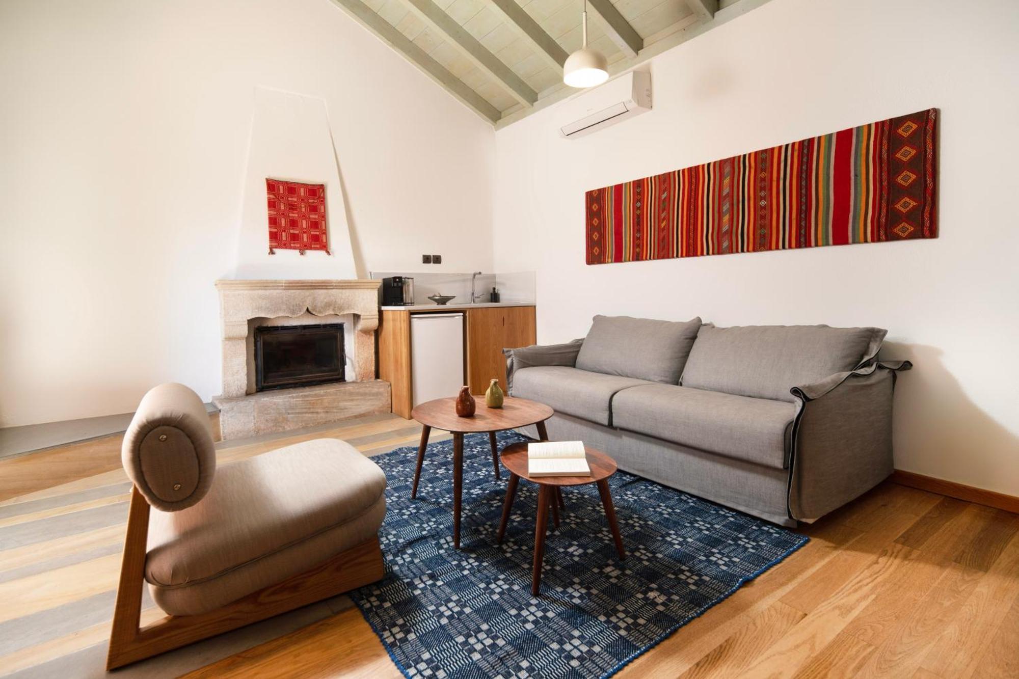 Kalnterimi Guesthouses 모넴바시아 외부 사진