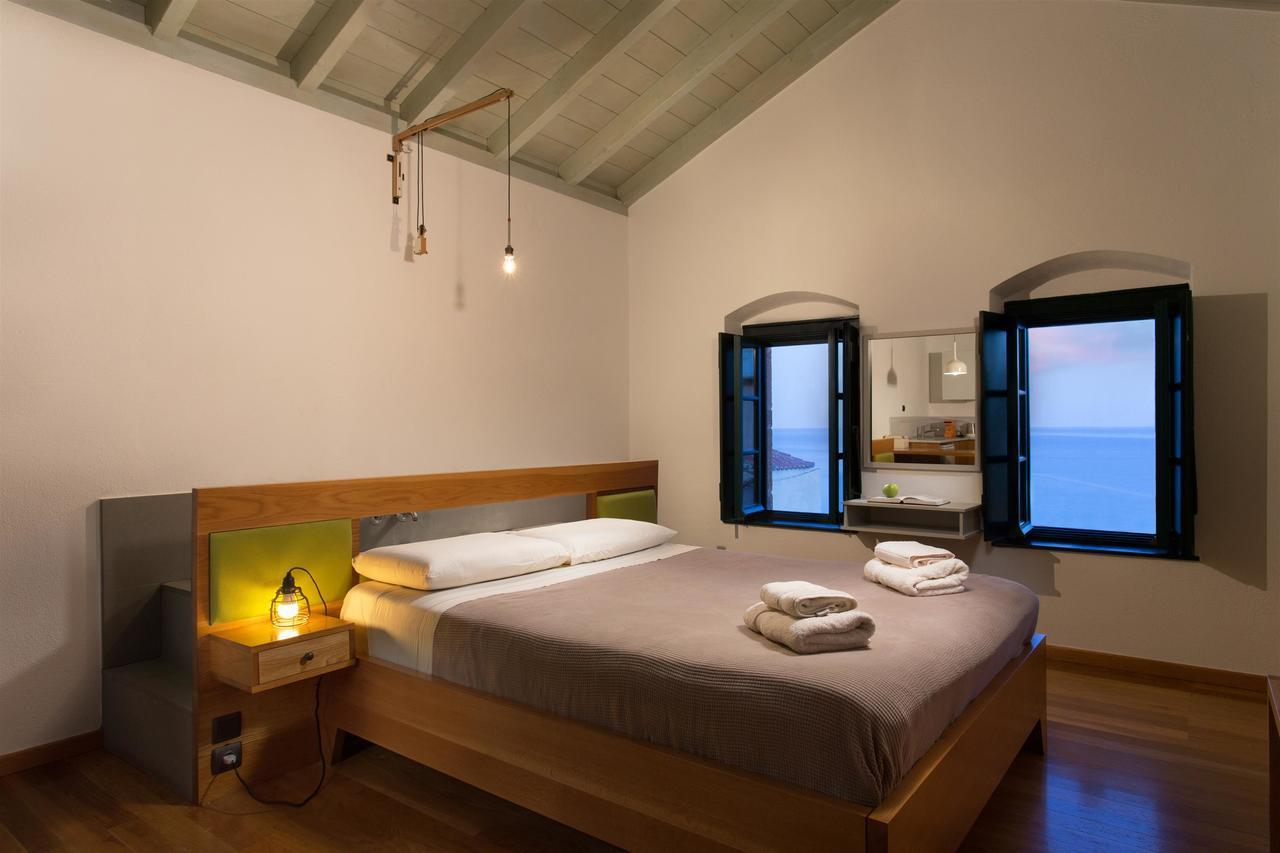 Kalnterimi Guesthouses 모넴바시아 외부 사진